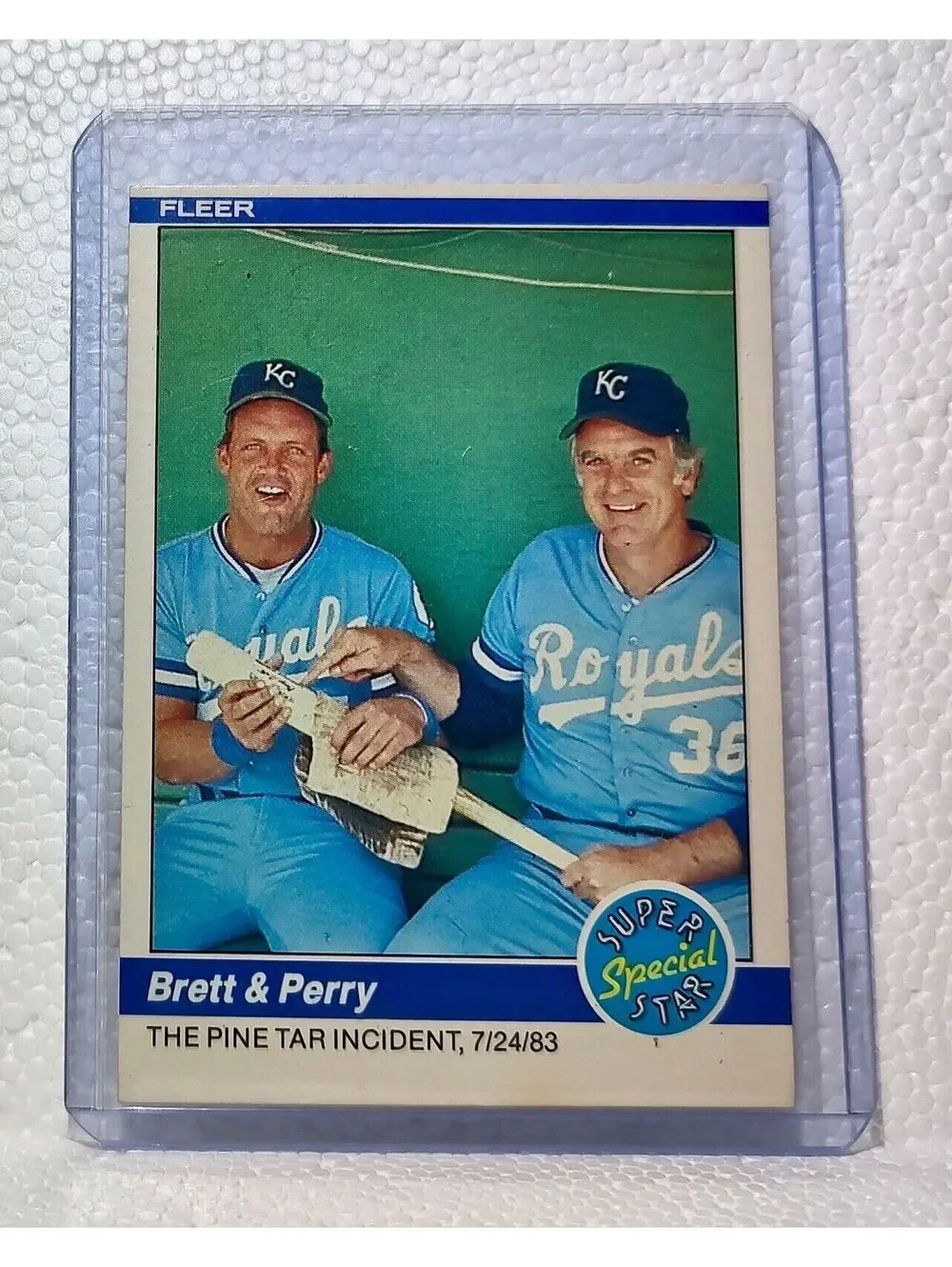 George Brett / Gaylord Perry 1983 Fleer MLB #638 Super Star Baseball Card Chiefs
